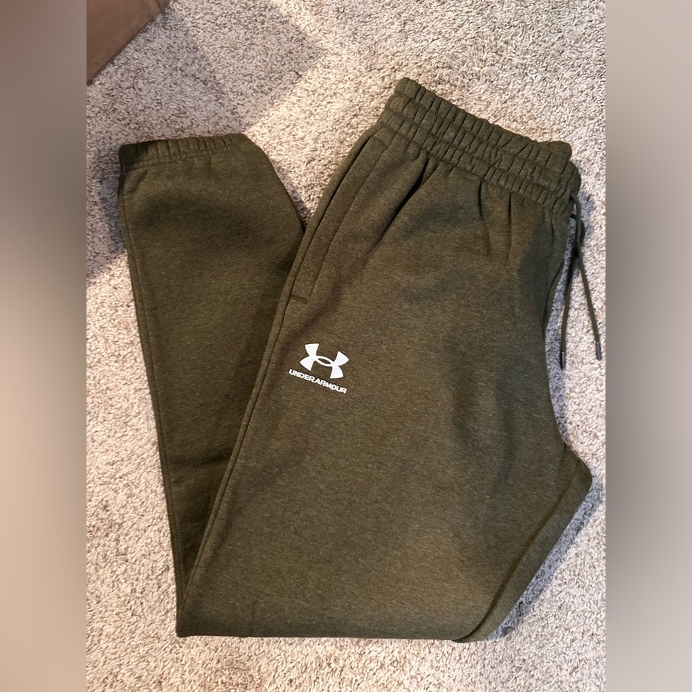 NWT Under Armour Mens Green Joggers Size Large